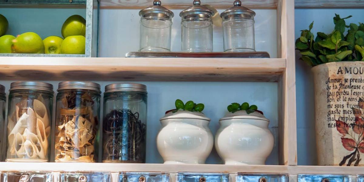 Organized Kitchen Shelves